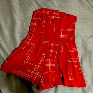 Cute romper with POCKETS!